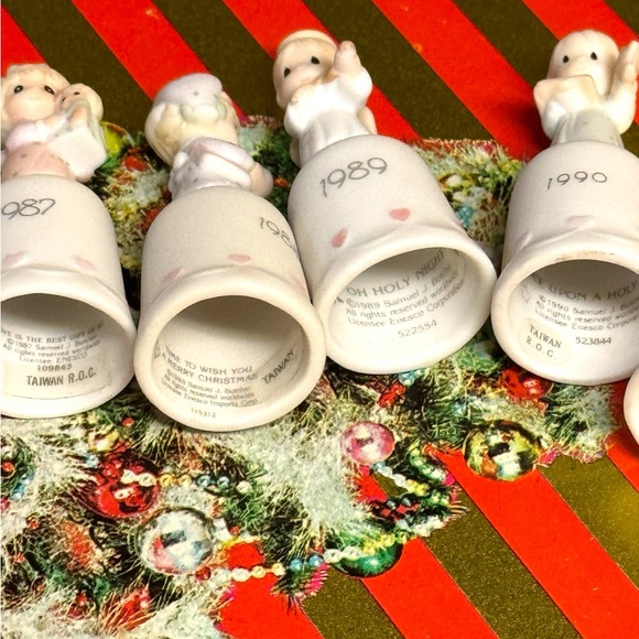 10 Precious Moments Vintage 1984-1992 Holiday Christmas Porcelain Thimbles - Picture 3 of 4